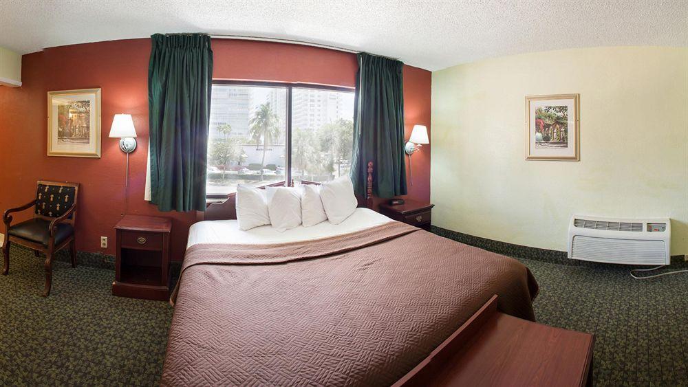 Travelodge By Wyndham Fort Lauderdale Beach מראה חיצוני תמונה