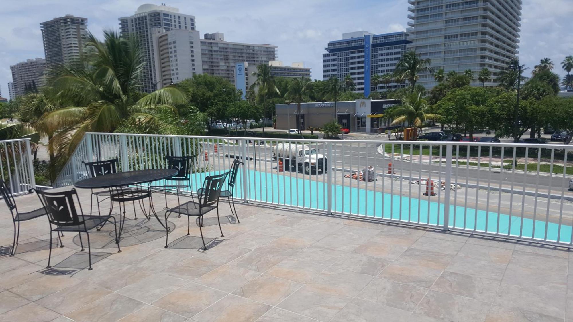 Travelodge By Wyndham Fort Lauderdale Beach מראה חיצוני תמונה