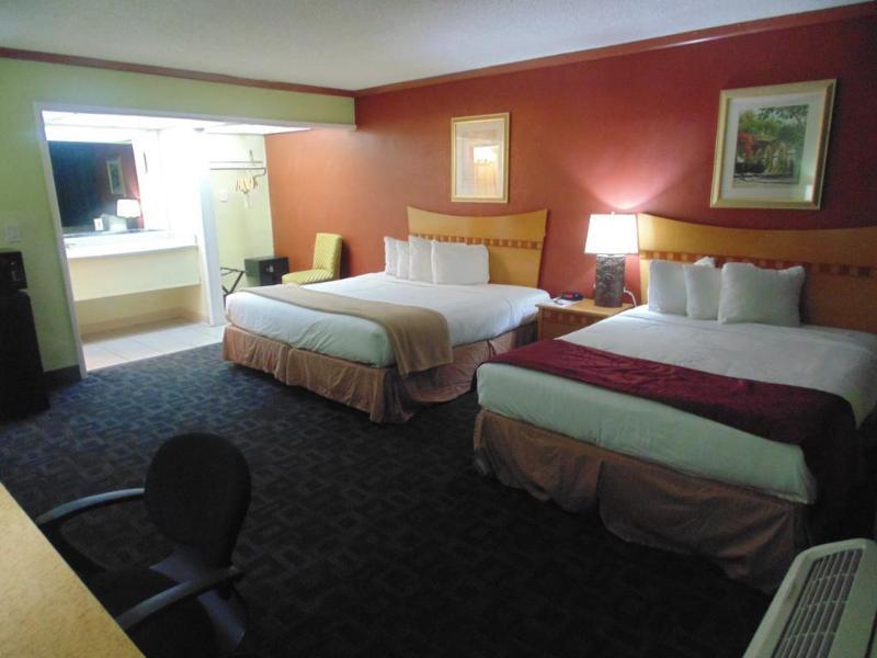 Travelodge By Wyndham Fort Lauderdale Beach מראה חיצוני תמונה