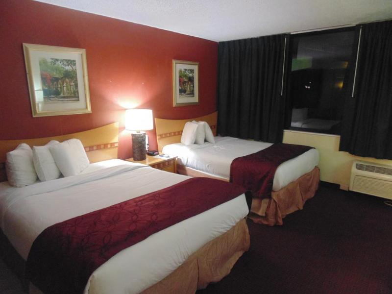 Travelodge By Wyndham Fort Lauderdale Beach מראה חיצוני תמונה