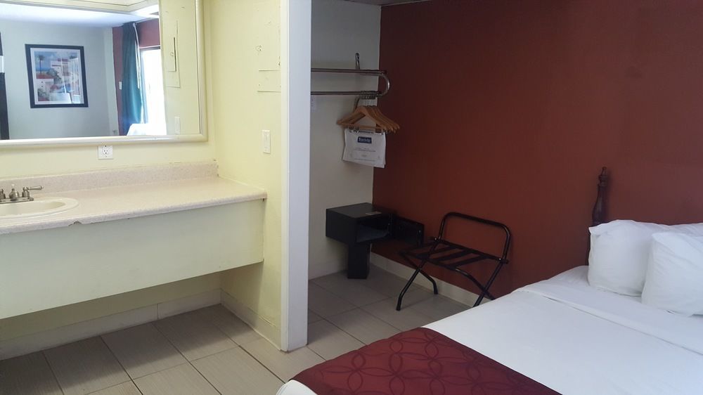 Travelodge By Wyndham Fort Lauderdale Beach מראה חיצוני תמונה