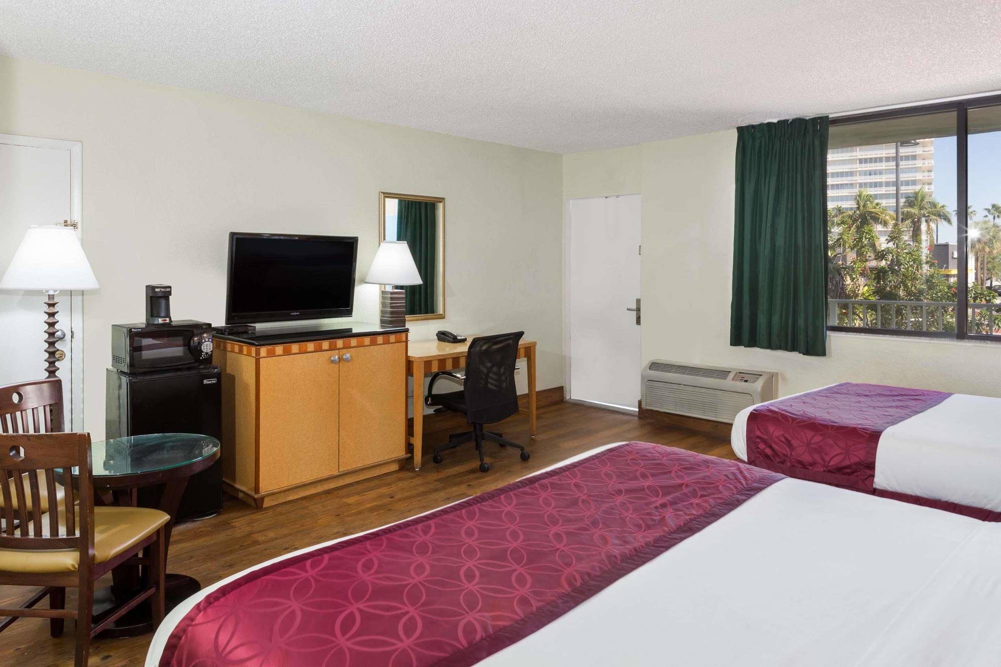 Travelodge By Wyndham Fort Lauderdale Beach מראה חיצוני תמונה