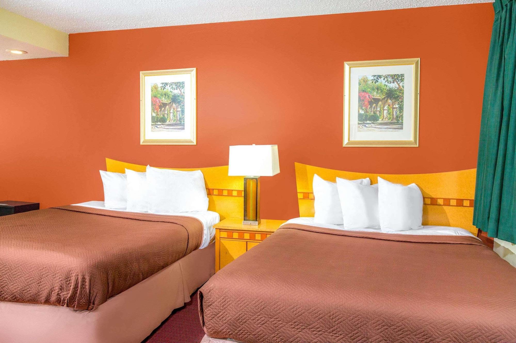 Travelodge By Wyndham Fort Lauderdale Beach מראה חיצוני תמונה