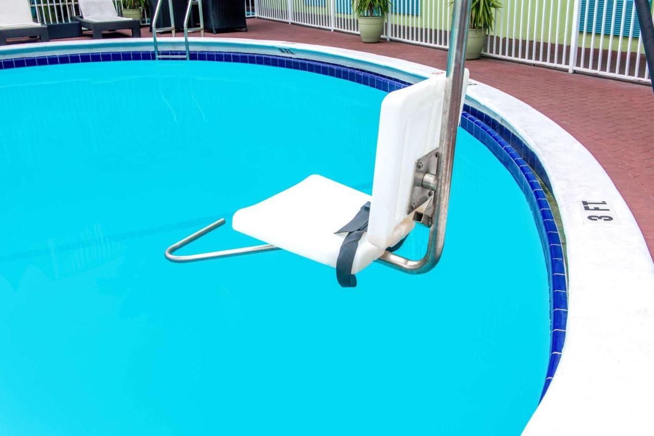 Travelodge By Wyndham Fort Lauderdale Beach מראה חיצוני תמונה