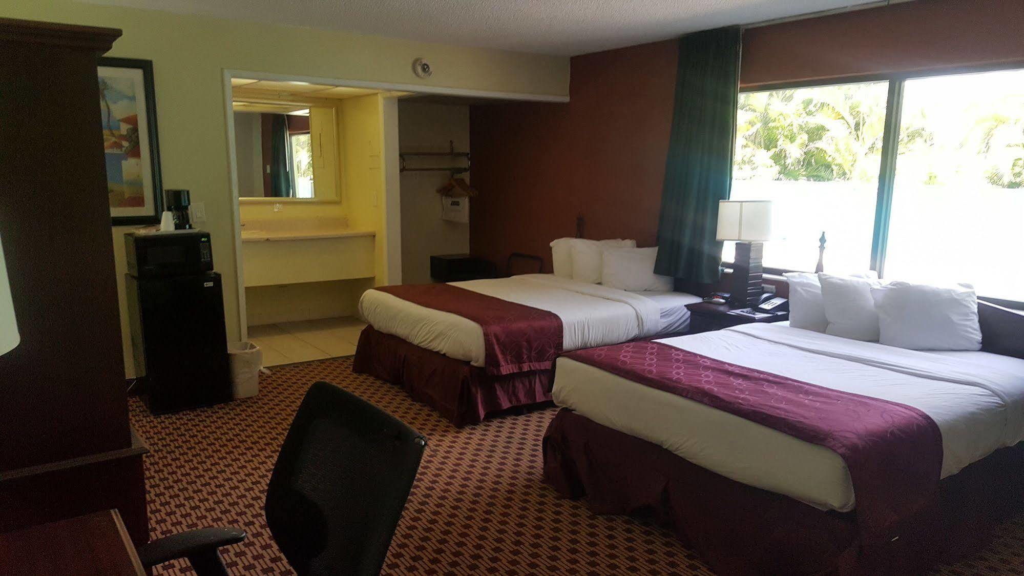 Travelodge By Wyndham Fort Lauderdale Beach מראה חיצוני תמונה
